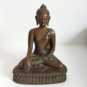 Bouddha en bronze à patine brune – Birmanie, H20cm